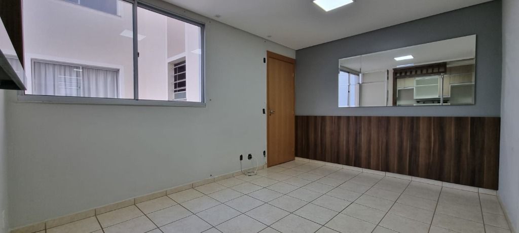 Apartamento com 2 dormitórios à venda, 45 m² por R$ 150.000,00 - Olinda - Uberaba/MG