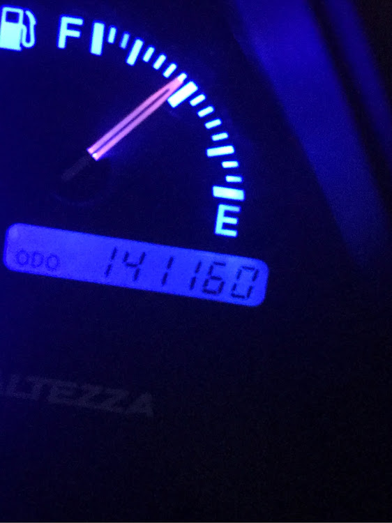 アルテッツァのエンジンオイル交換・オイルエレメント交換に関するカスタム事例の投稿画像1枚目