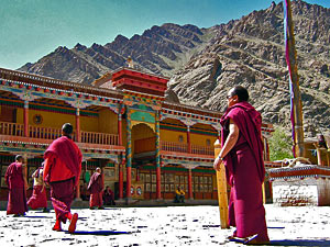 india hemis monks