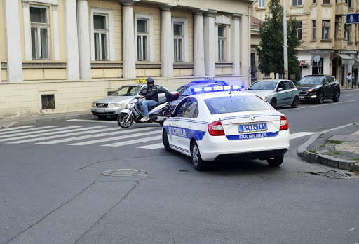 Dečaci uhvaćeni pošto su pokušali da opljačkaju menjačnicu u Novom Sadu