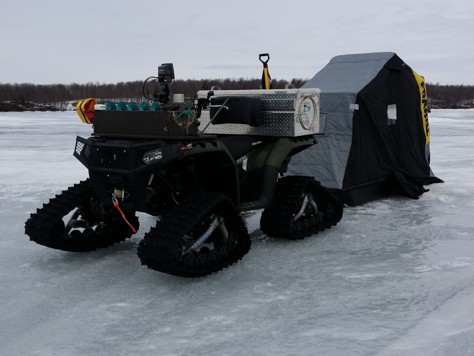 Ice fishing set up