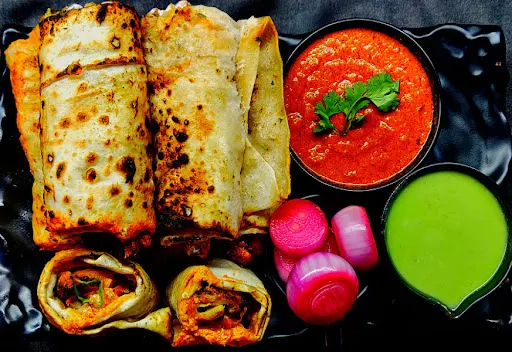 Angithi Slice Chaap Tikka Roll With Tawa Gravy