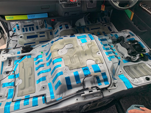 ハイエース Gdh211kのエンジンルーム 静音化 断熱化 激安カスタム 素人diyに関するカスタム メンテナンスの投稿画像 車 のカスタム情報はcartune