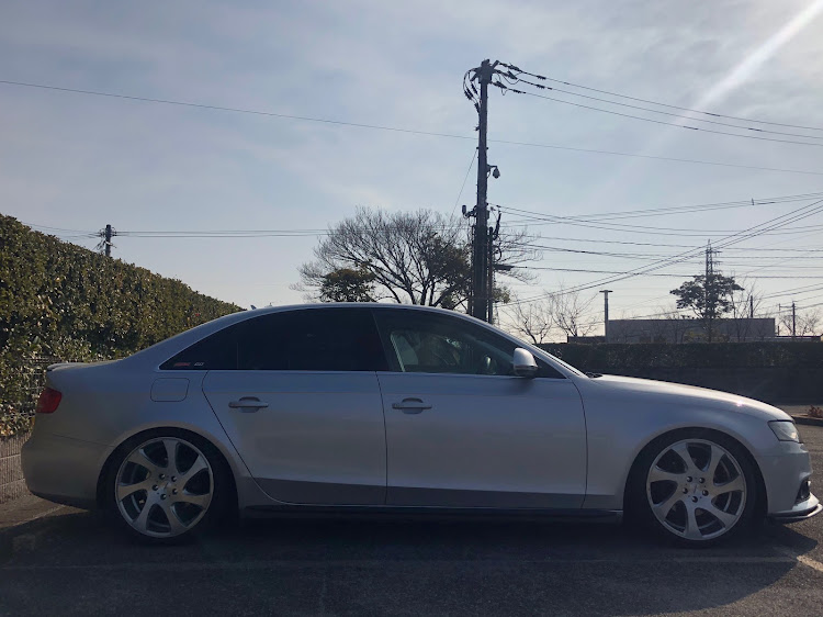 A4 セダンの19インチホイール・エンケイ・スタンス・stanceに関するカスタム事例の投稿画像1枚目