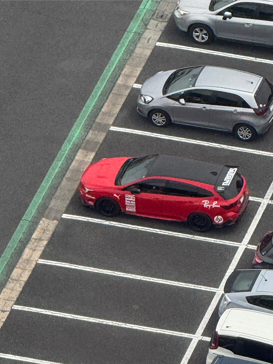 レヴォーグのゴールデンウィーク・ドライブ・お台場・葛西臨海公園観覧車・赤に関するカスタム事例の投稿画像3枚目