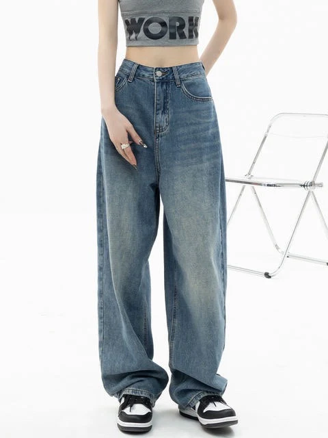 Damesmode losse jeans met hoge taille en rechte wijde pijpen. Stijlvol en comfortabel, perfect voor een casual look. Ideaal voor dagelijks gebruik.
