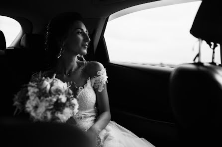 Fotógrafo de casamento Olya Savva (olhasavva). Foto de 13 de junho 2020