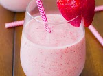 Skinny Strawberry Banana Milkshakes was pinched from <a href="http://sallysbakingaddiction.com/2013/05/14/skinny-strawberry-banana-milkshakes/" target="_blank">sallysbakingaddiction.com.</a>