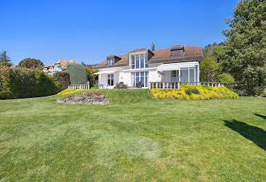 Maison avec jardin et terrasse 2