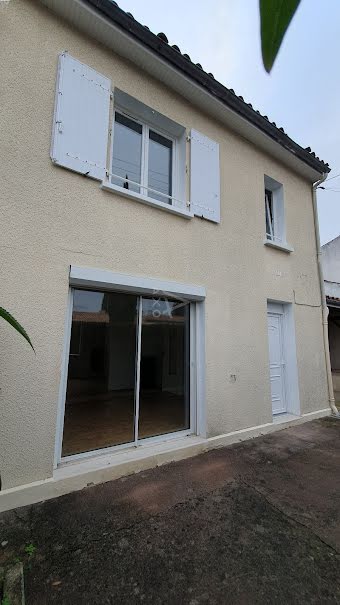 Vente maison 6 pièces 103 m² à Angouleme (16000), 165 000 €