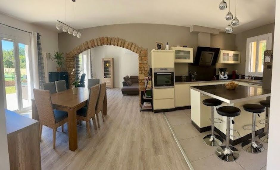 Vente maison 5 pièces 142 m² à Saint-Maximin-la-Sainte-Baume (83470), 560 000 €