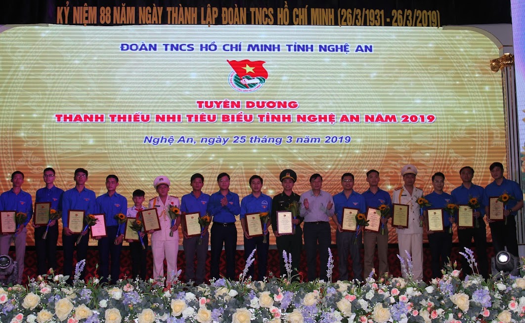 25 gương mặt cán bộ đoàn, thanh thiếu niên tiêu biểu tỉnh Nghệ An năm 2019 được vinh danh