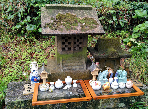 忌部神社祠