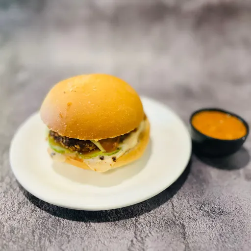 Aloo Tikki Burger [Serves 1]