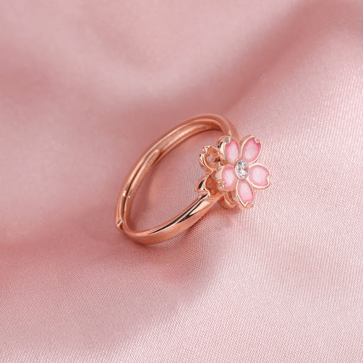 Title 4, Fashion Personalized Flower Ring for Women. Des...
