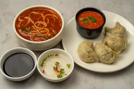 Veg Gravy Noodles+Momo