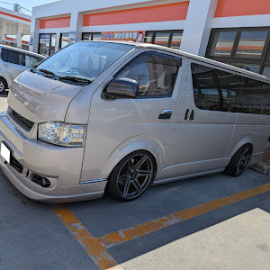 ハイエースバン TRH200V