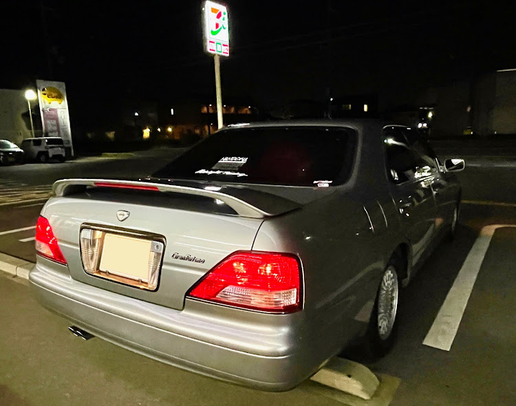 セドリックの今年もあとわずか・愛車のお尻はこんな感じに関するカスタム事例の投稿画像1枚目