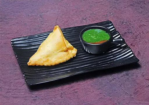 Noodles Samosa [1 Piece]