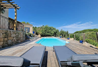 Propriété avec piscine en bord de mer 1