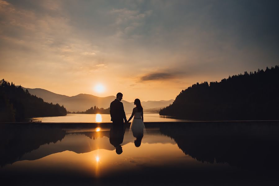 Fotografo di matrimoni Adina Vulpe (jadoris). Foto del 9 agosto 2017