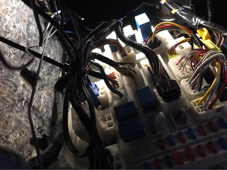 MRワゴンのDIY・コロナウイルスに負けるな・フォグランプハーネス・汎用品着ける時は加工が必要wに関するカスタム事例の投稿画像5枚目