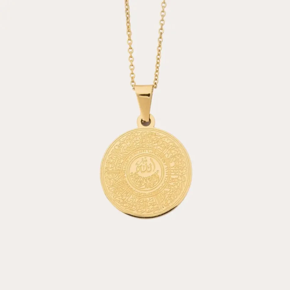 Collier femme Arakutusia en acier titane inoxydable, rond, anti-corrosion. Un bijou élégant et résistant pour un usage quotidien.