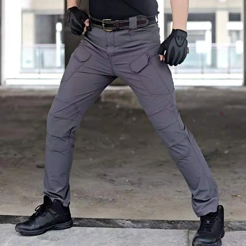 İnce, esnek, rahat Outdoor Taktik Pantolon. Nefes alabilir, çabuk kuruyan ve cepli. Açık hava aktiviteleri için ideal.