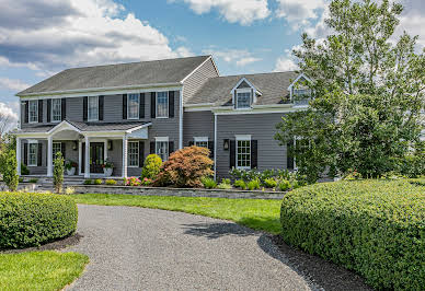 Farmhouse with garden 3