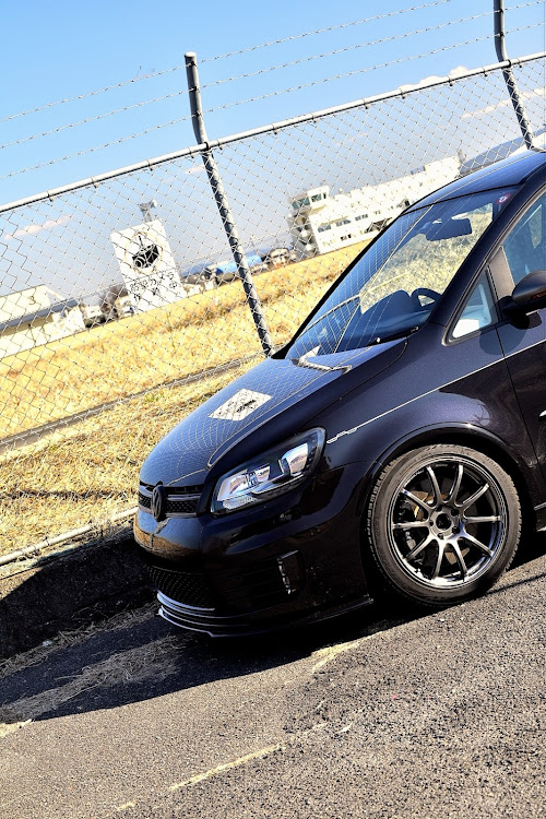 ゴルフトゥーランの愛車の好きな角度・pickupcars2024・discover＿ct・VWのある生活・ピンストライプに関するカスタム事例の投稿画像4枚目