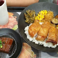 梁社漢排骨飯(淡水淡海店)