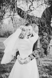 Fotografo di matrimoni Verita Dolgos (blackrainphoto). Foto del 30 marzo 2021