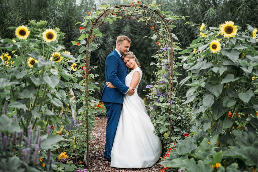 Fotografo di matrimoni Anette Bruzan (bruzan). Foto del 13 agosto 2017