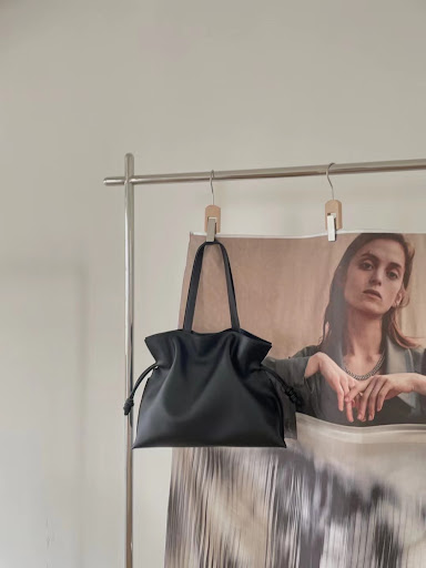 Title 3, Cow Leather Casual Large Capacity Shoulder Bag....