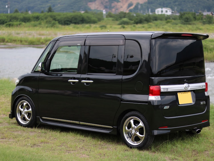 タントカスタムの川沿いにて・リアショット・夏の終わり・秋の気配・車検あがりに関するカスタム事例の投稿画像1枚目