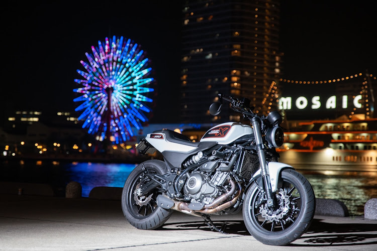 Larryさんが投稿したHD350・HarleyDavidson・x350・神戸ポートタワーに関するカスタム事例の投稿画像1枚目