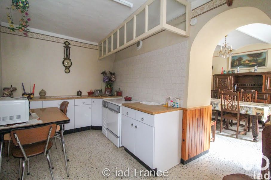 Vente maison 7 pièces 133 m² à Saint-Julien-de-Peyrolas (30760), 105 000 €