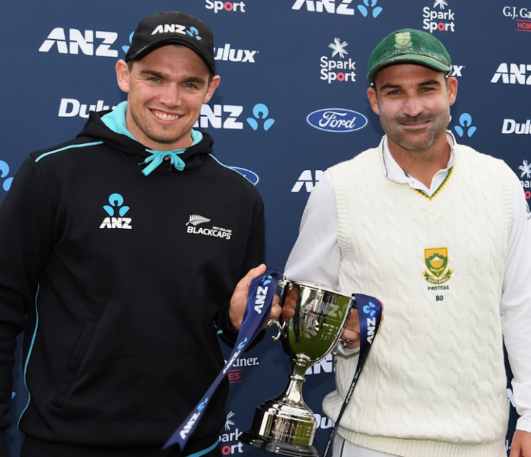 SA Test captain Dean Elgar and New Zealand stand-in skipper Tom Latham with the shared series trophy.