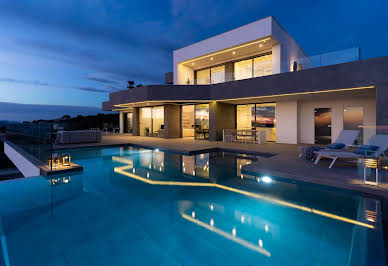 Villa with pool and terrace 2