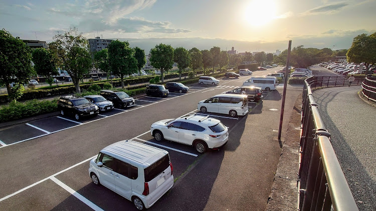 CX-8の駐車場・夕焼けコラボ・夕日・公園・100周年特別記念車に関するカスタム事例の投稿画像1枚目