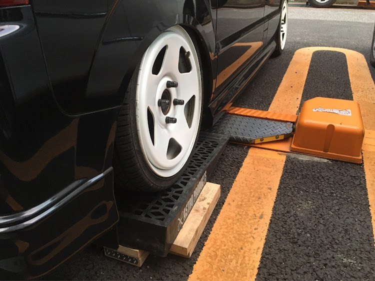 エブリイワゴンの不正改造車に関するカスタム事例の投稿画像1枚目