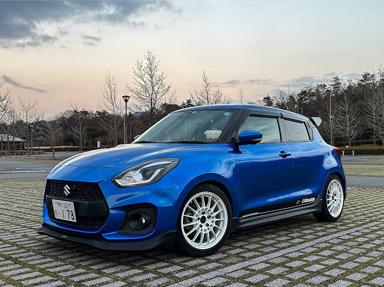 スイフトスポーツのちいかわ　うさぎ推しに関するカスタム事例の投稿画像1枚目