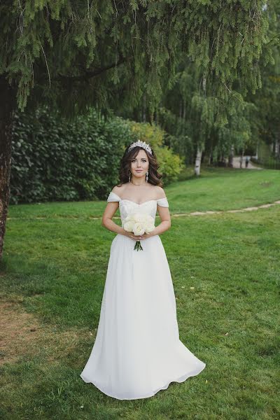 Wedding photographer Kseniya Gnyrina (gnyrinaphoto). Photo of 27 October 2023