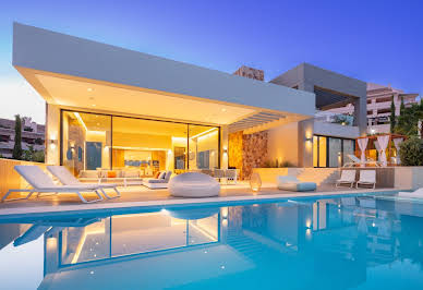 Villa with pool 5