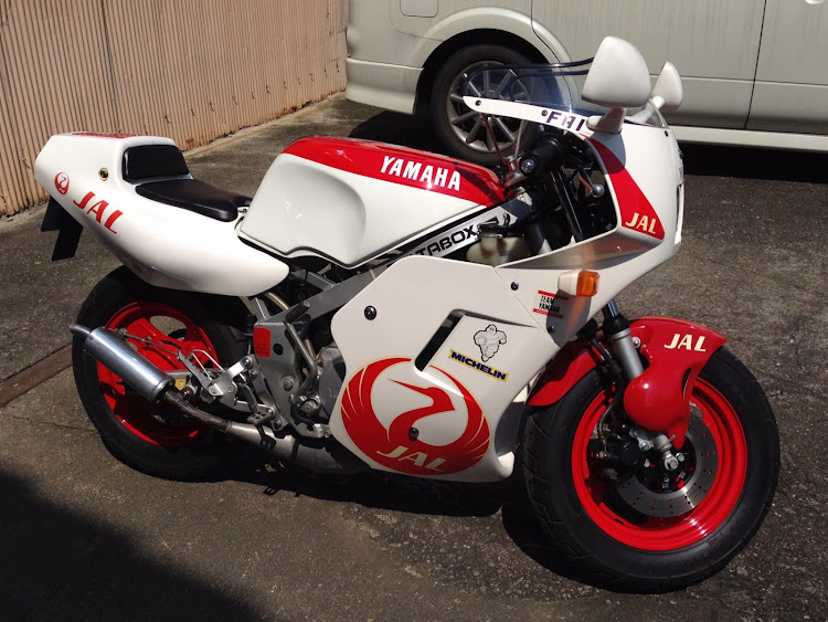 NV350キャラバンのワイドスパロン・ヤマハYSR80・ハスクバーナ・ゴールドウイングGL1500に関するカスタム事例の投稿画像5枚目