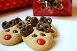 Reindeer Cookies was pinched from <a href="http://buddingbaketress.blogspot.com/2010/12/peanut-butter-reindeer-cookies.html" target="_blank">buddingbaketress.blogspot.com.</a>