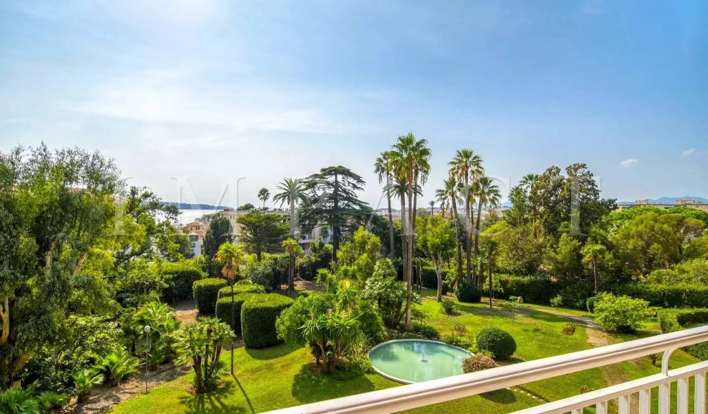 Apartment with terrace Cannes