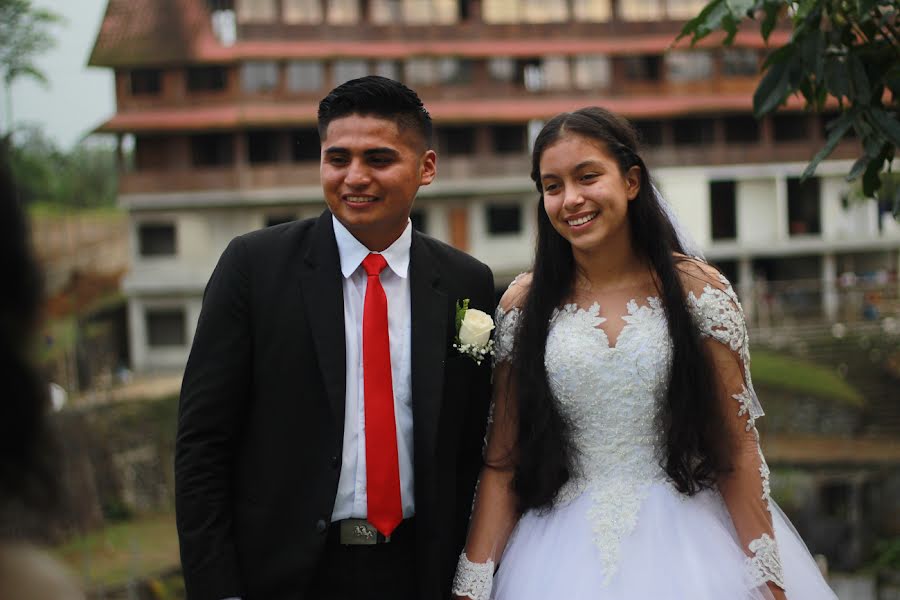 Wedding photographer Abraham Bonilla (abrahambonillaec). Photo of 19 December 2020