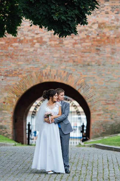 Fotógrafo de casamento Oleg Shishkunov (shishkunov). Foto de 9 de fevereiro 2017