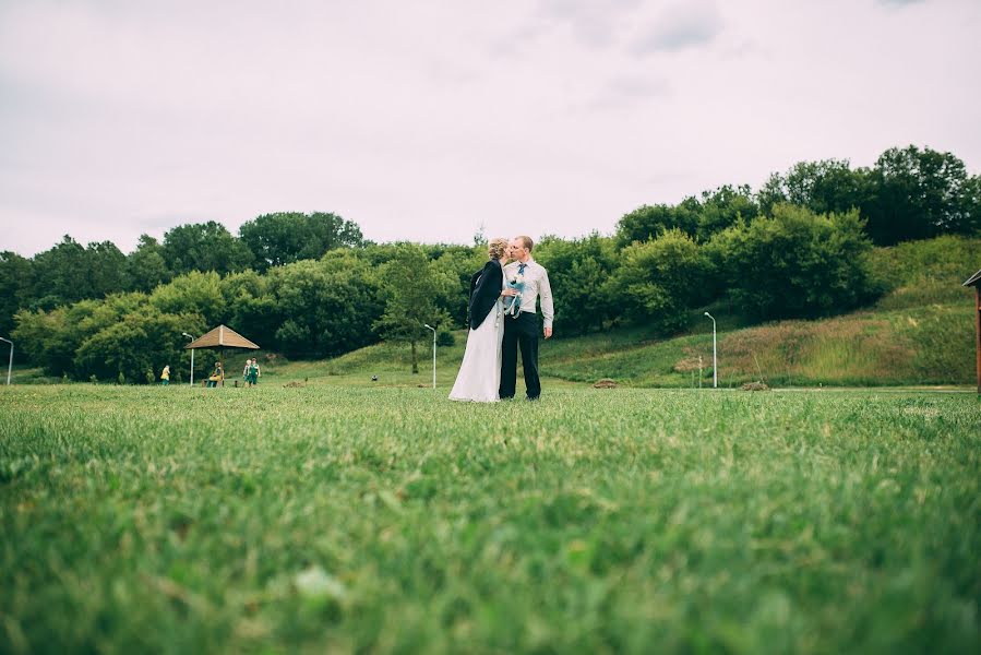 Fotógrafo de casamento Artem Bakshutov (backshootoff). Foto de 12 de agosto 2015